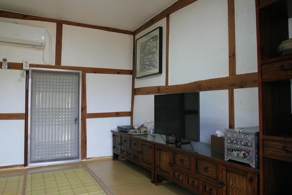 Jinrae Lee'S Traditional House Boseong Exteriér fotografie